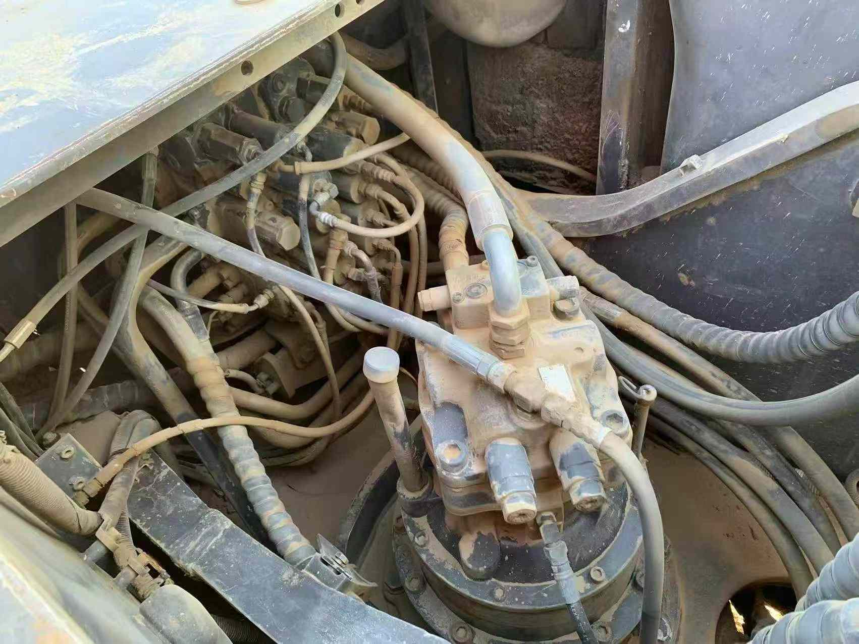 Buy Sumitomo SH240-3 Used Excavator / 4