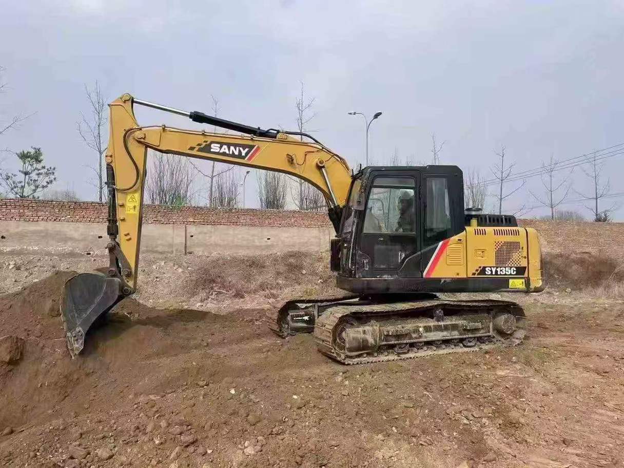 Buy Sany SY135C Used Excavator / 4
