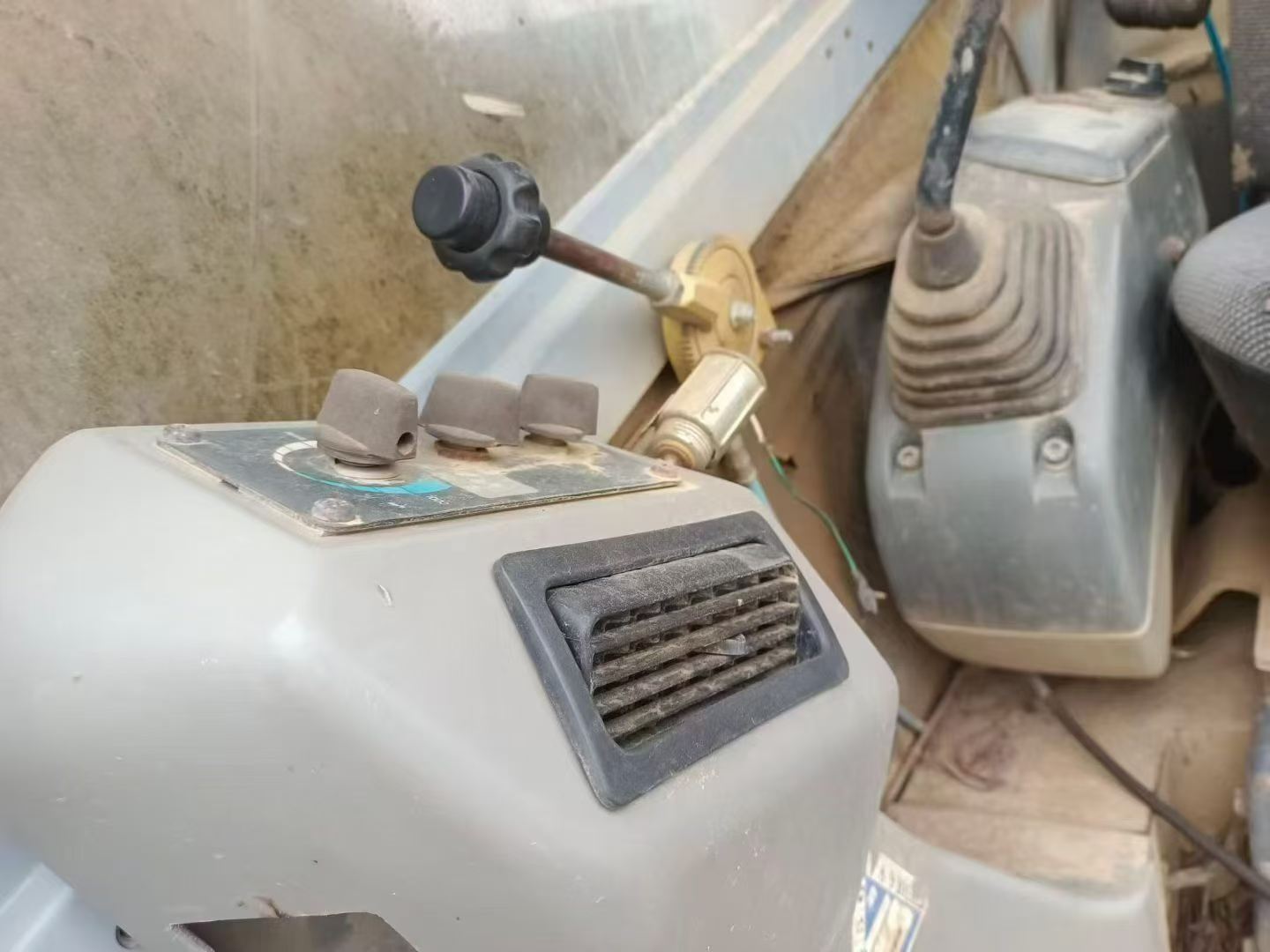 Compre Escavadeira Komatsu PC128US-2 Usada / 4