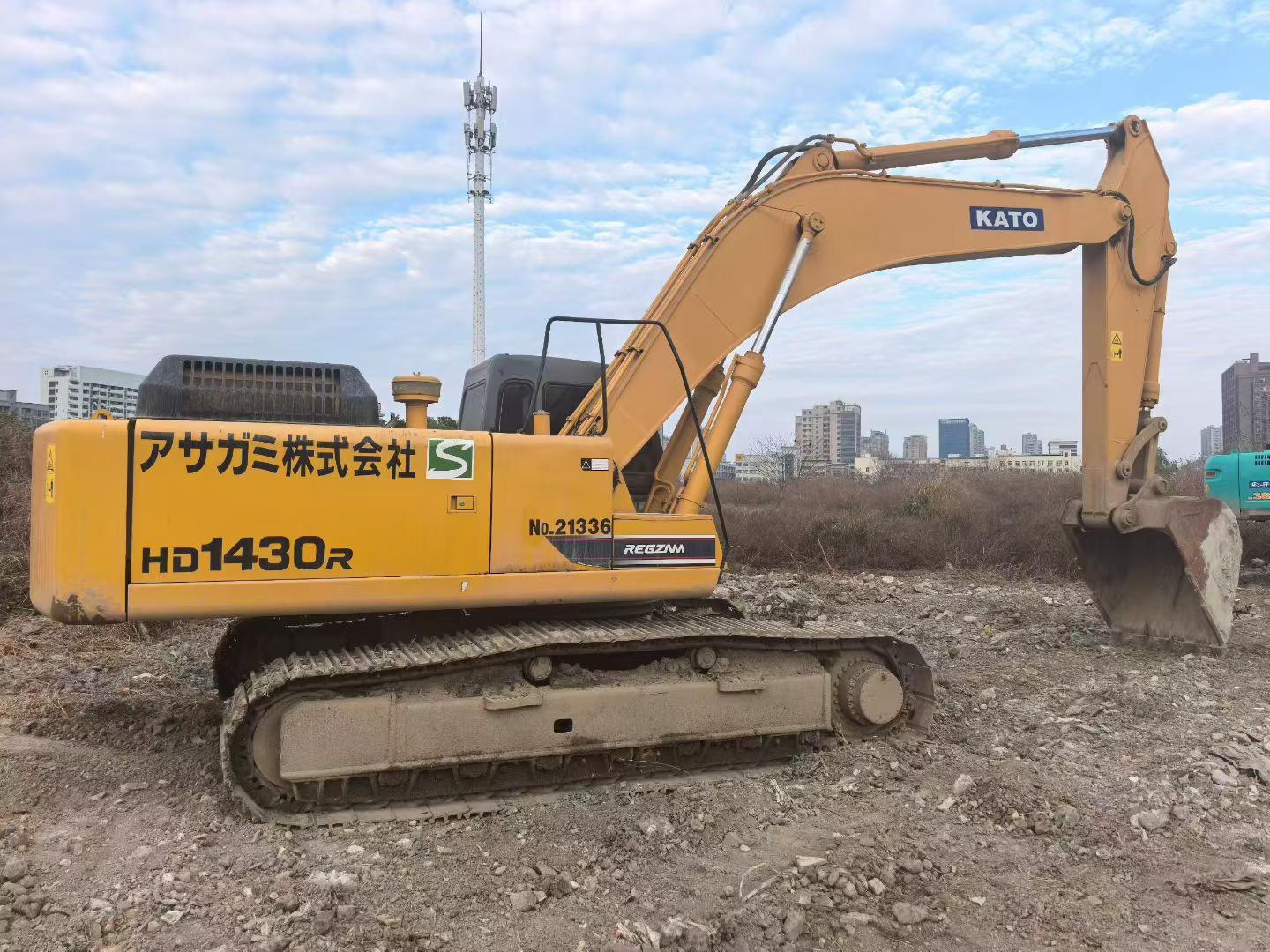Buy Kato HD1430 Used Excavator / 4