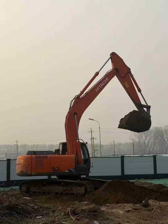 Buy Hitachi ZX260-3G Used Excavator / 1