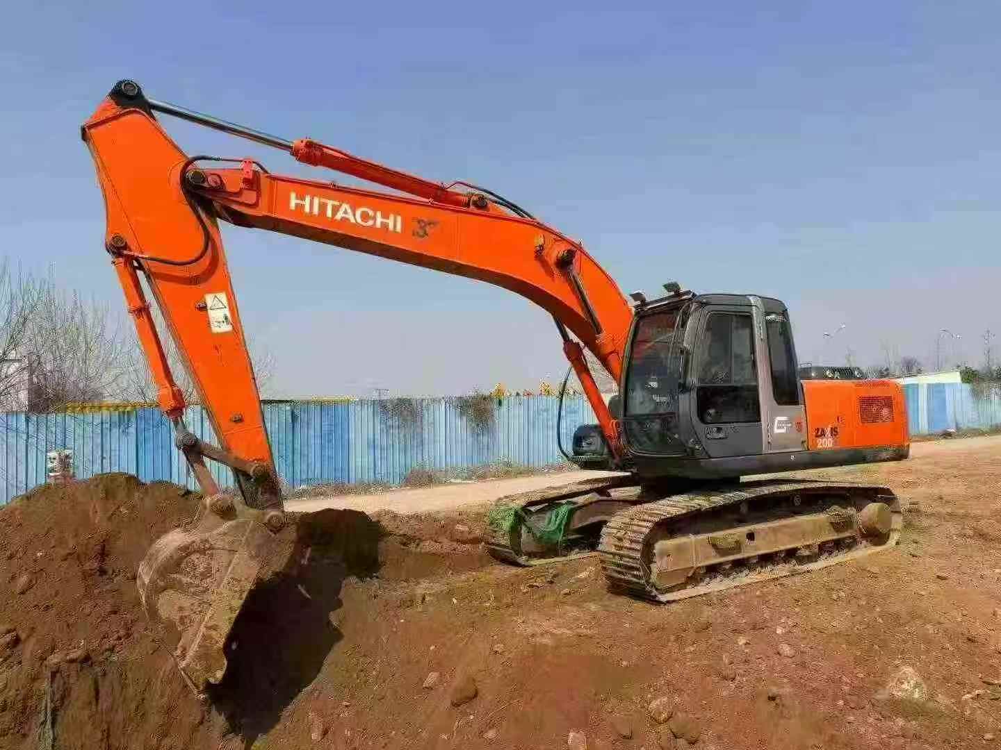 Buy Hitachi ZX200-3G Used Excavator / 4