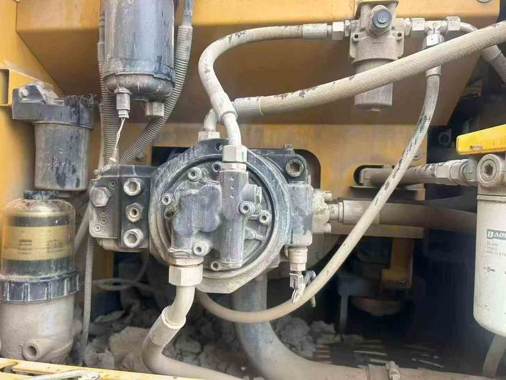 Buy XCMG ZL30E Used Excavator / 1