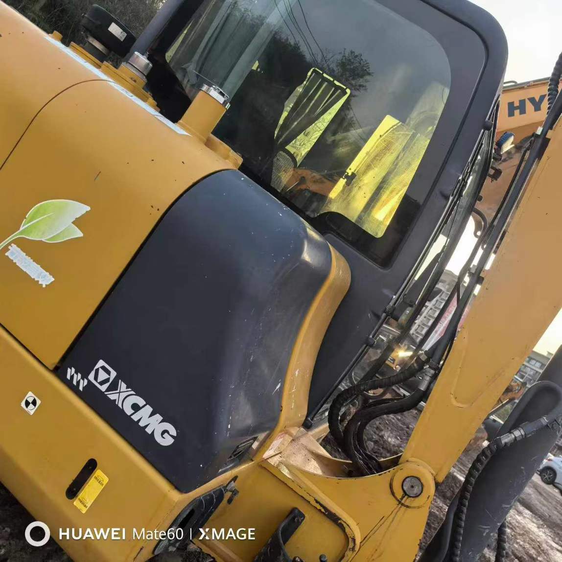 Compre Escavadeira XCMG LW60G Usada / 6