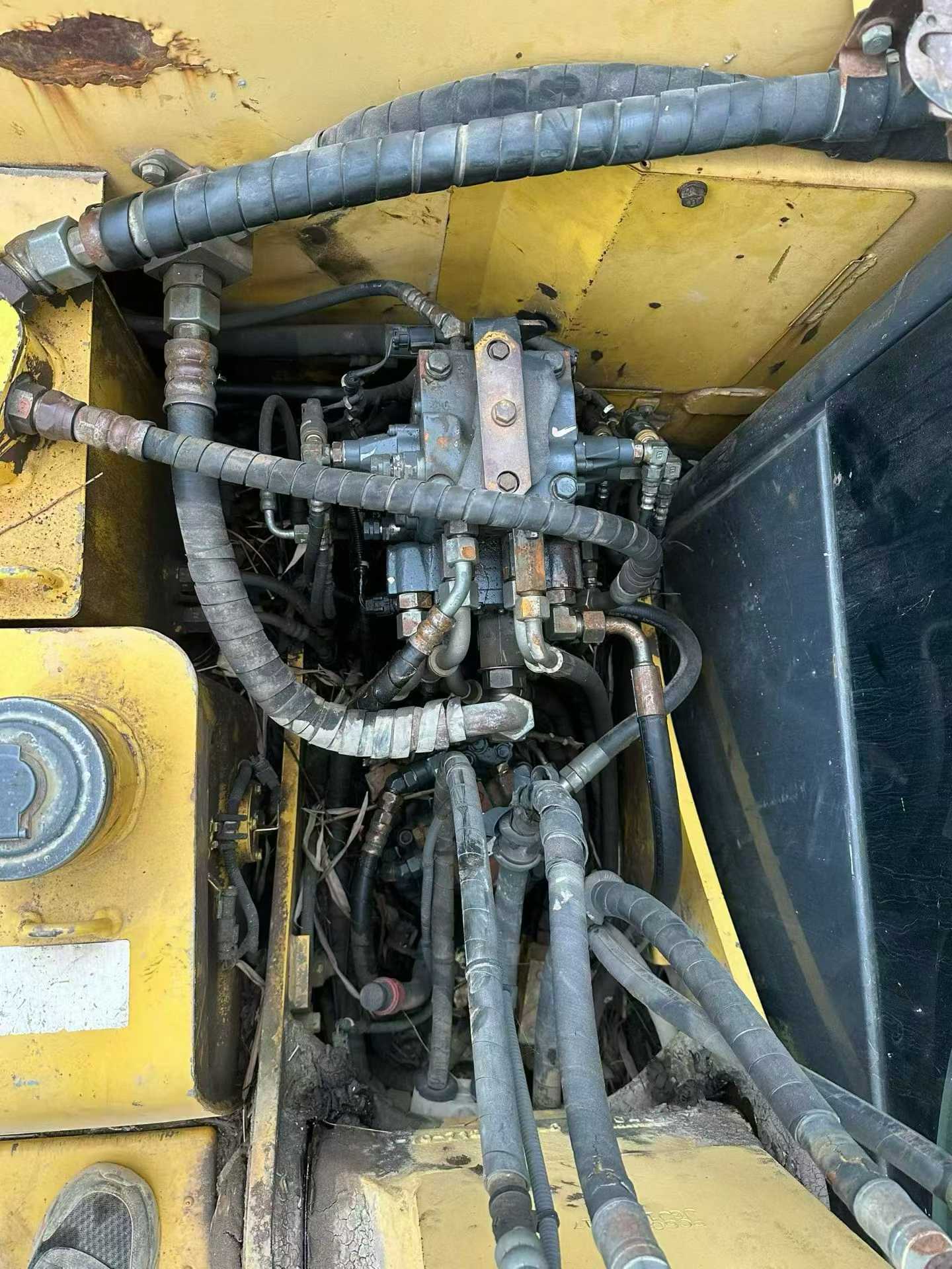 Compre Escavadeira Komatsu PC60-8 Usada / 6