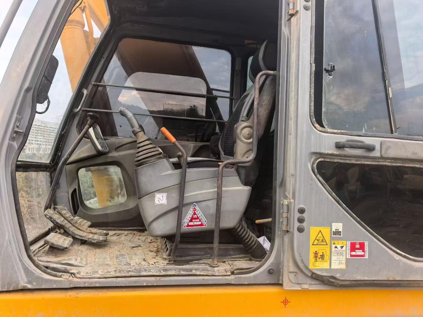 Buy Kato HD1430 Used Excavator / 9