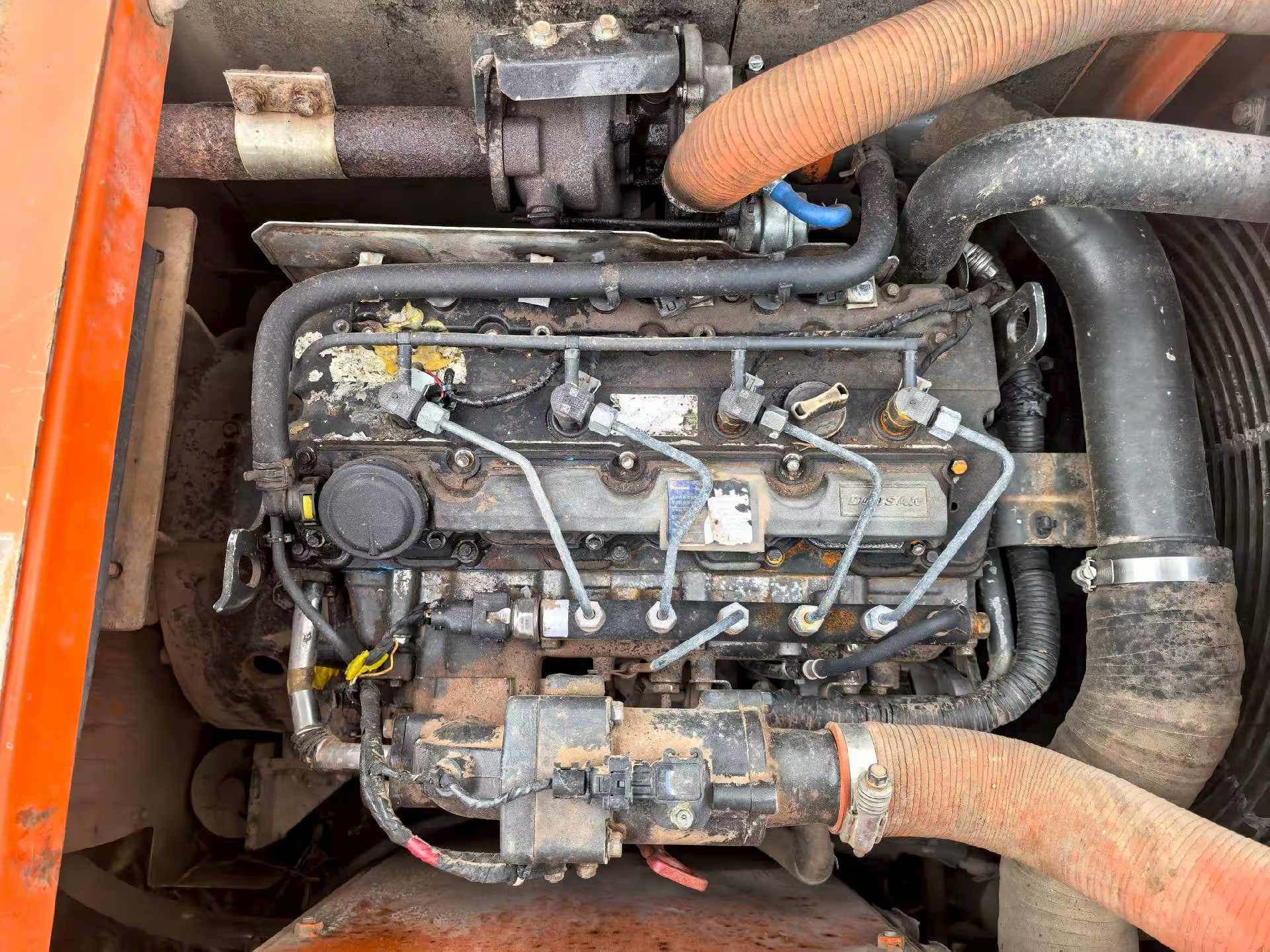 Compre Escavadeira Doosan DX120 Usada / 9