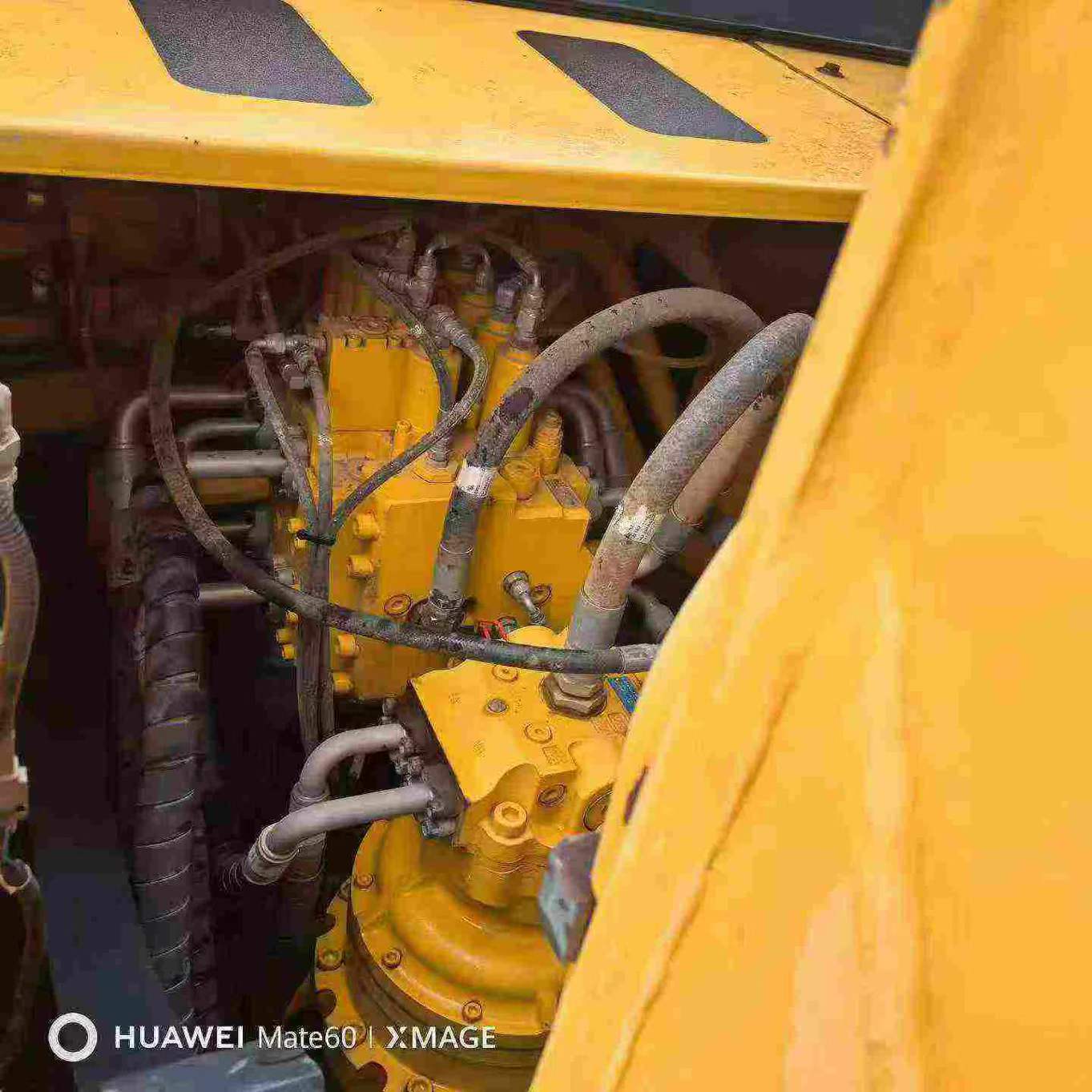 Compre Escavadeira Hyundai R215VS Usada / 6