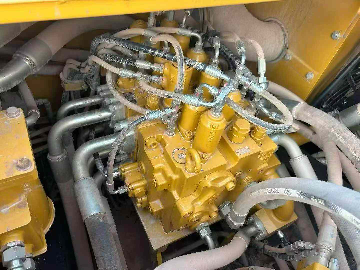 Buy Sany SY550H Used Excavator / 2