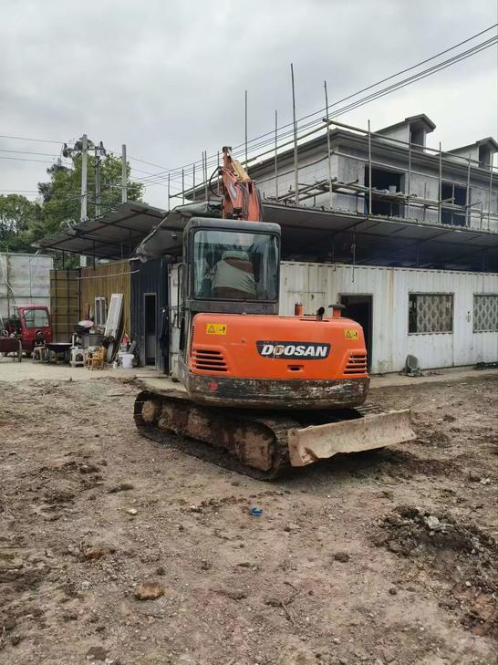 Buy Doosan DH55 Used Excavator / 1