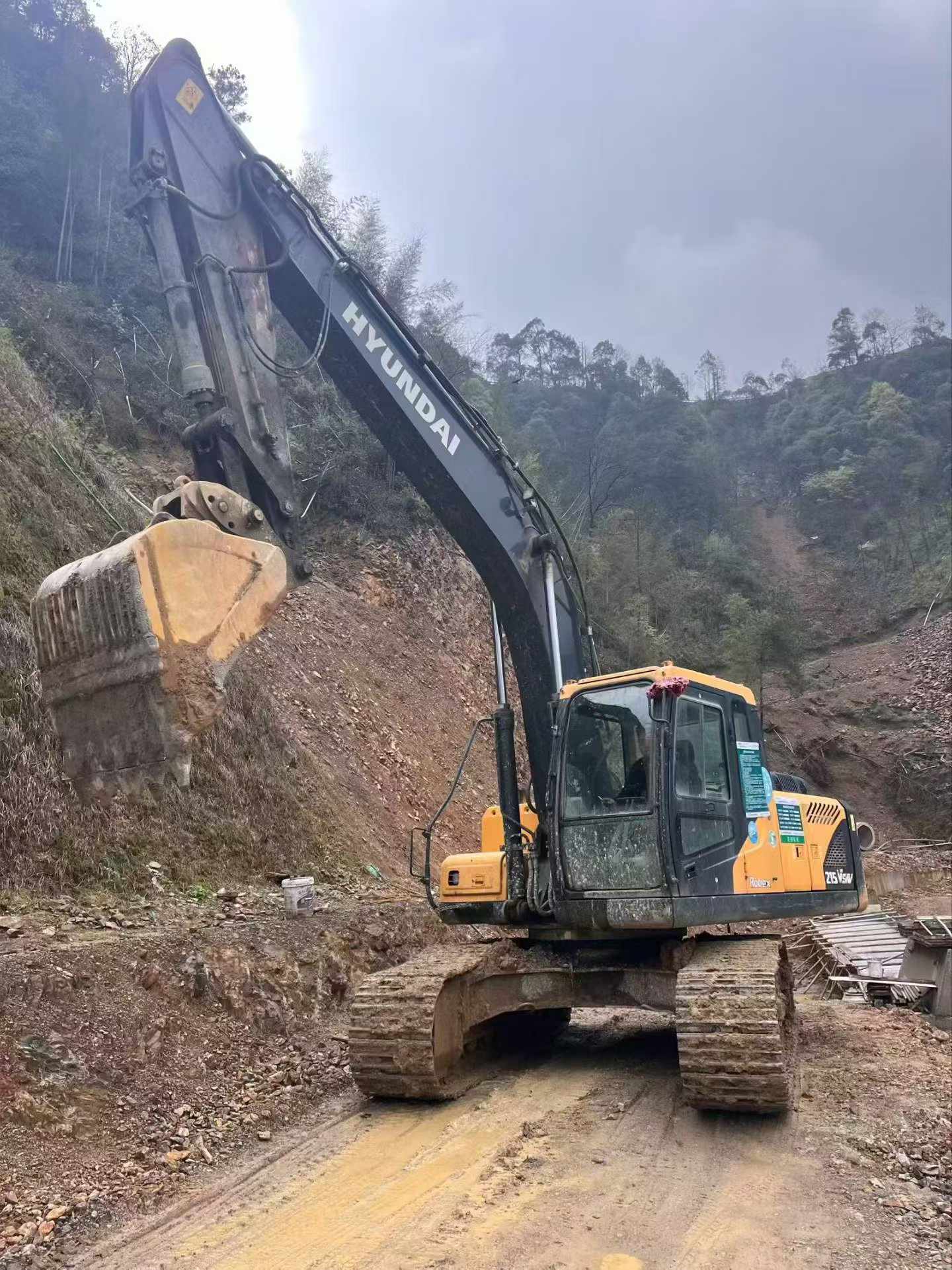 Buy Hyundai R215-7 Used Excavator / 5