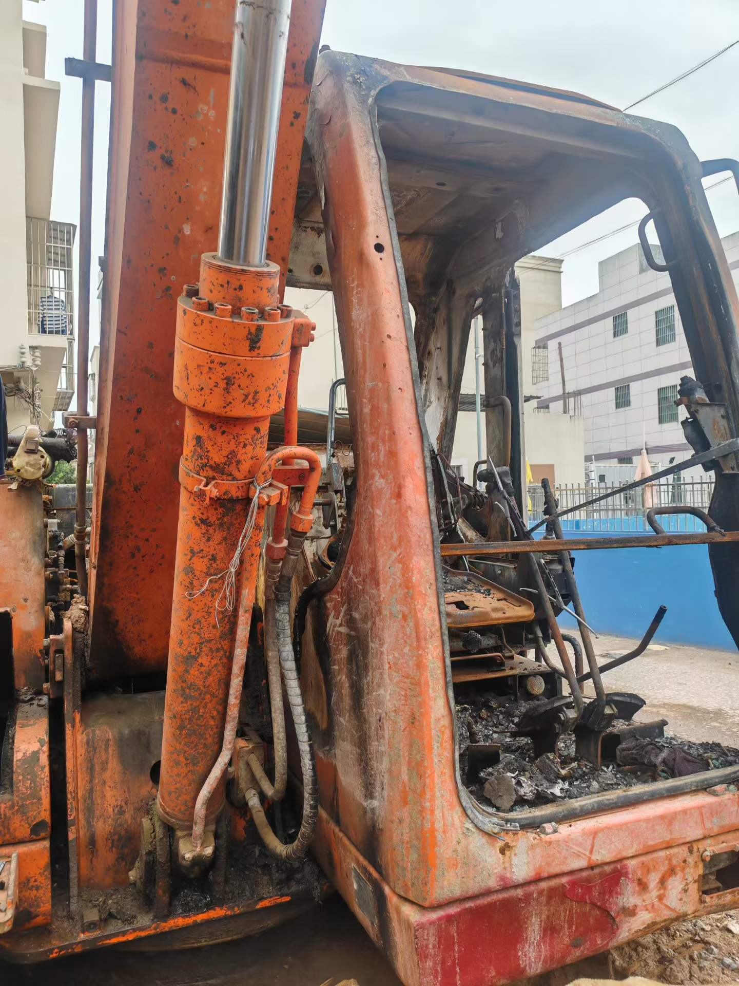 Buy Doosan DH80 Used Excavator / 3