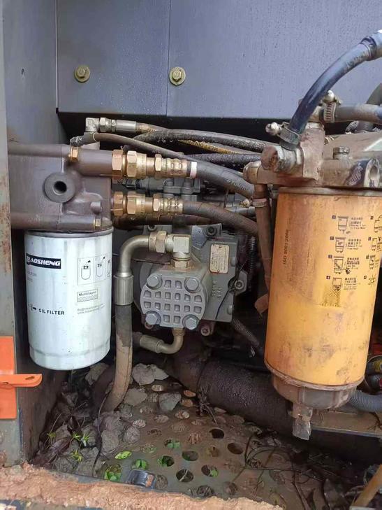 Buy Hitachi EX130H-5 Used Excavator / 1