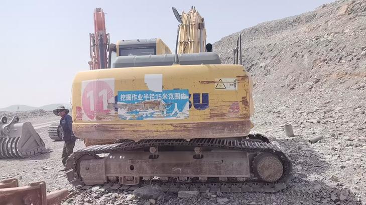 Buy Komatsu PC220 Used Excavator / 1