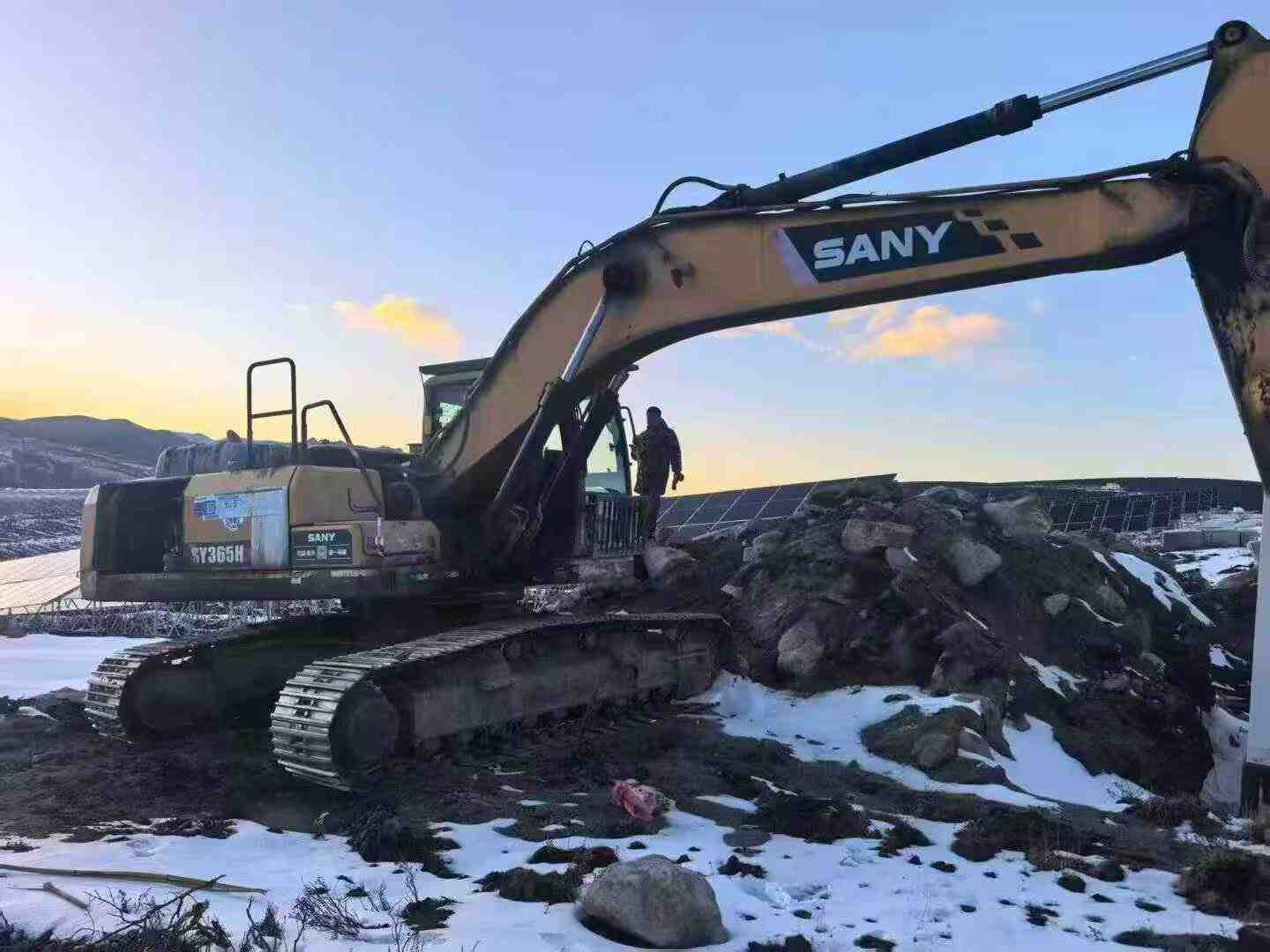 Compre Escavadeira Sany SY255H Usada / 2