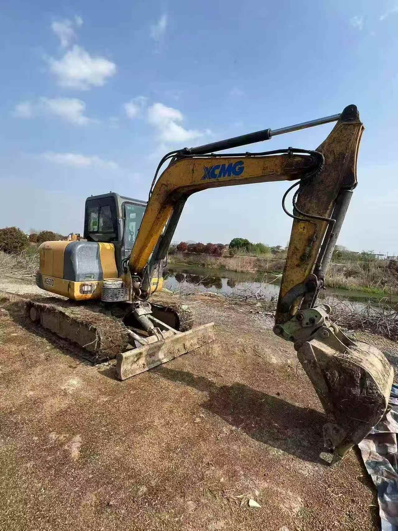 Buy XCMG LW60G Used Excavator / 4