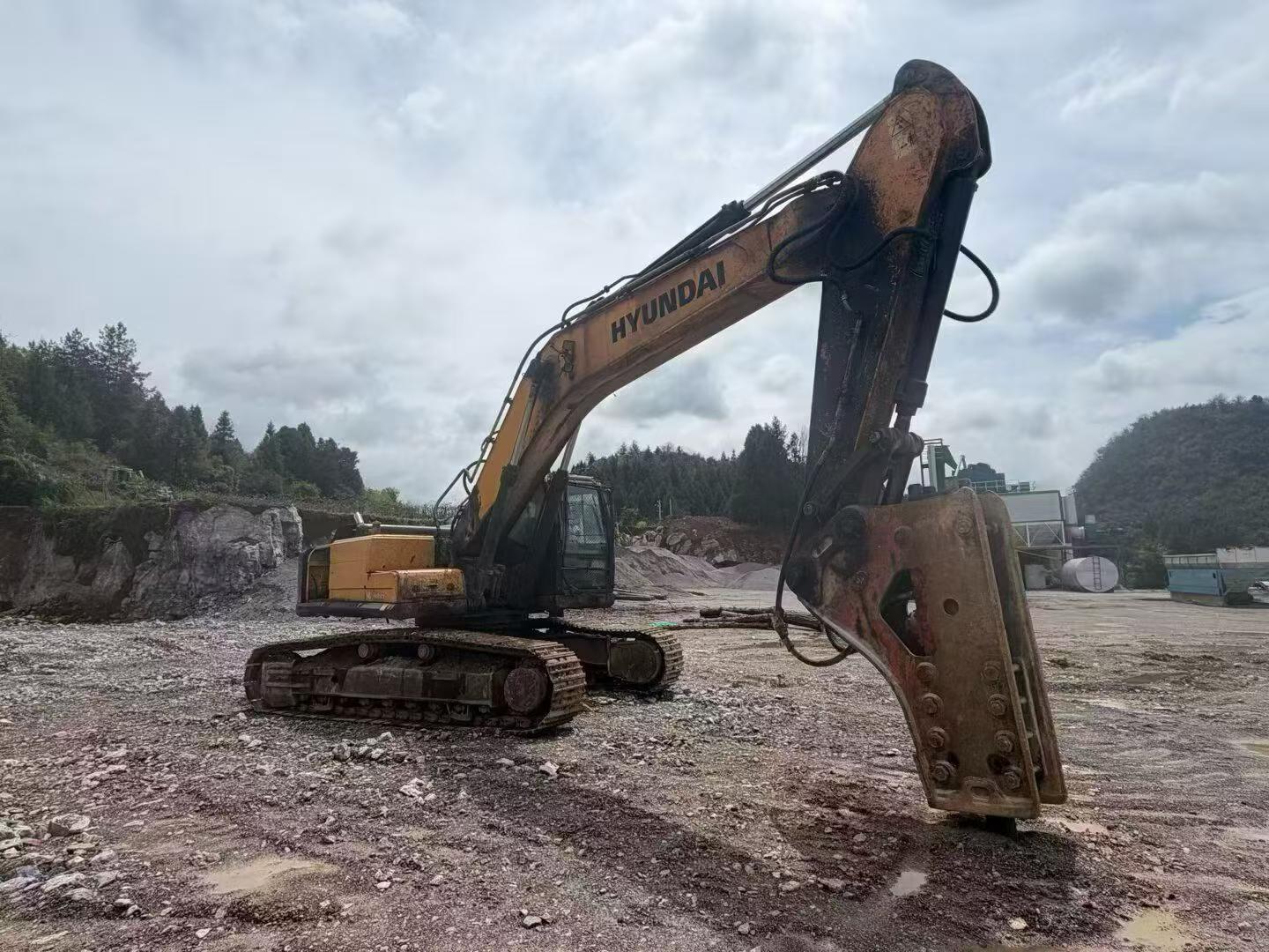 Compre Escavadeira Hyundai R350LVS Usada / 5