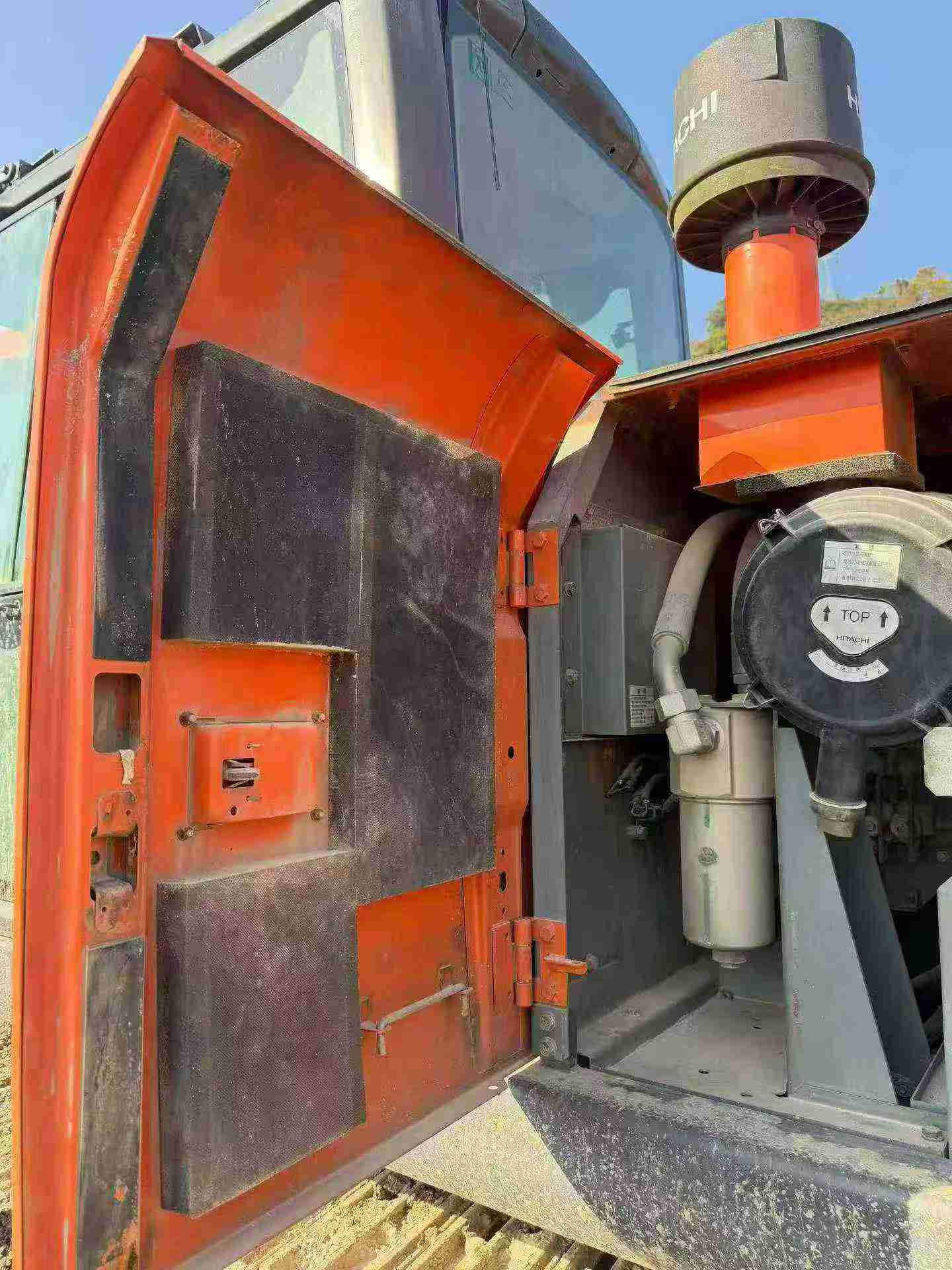 Buy Hitachi ZH200-5A Used Excavator / 7