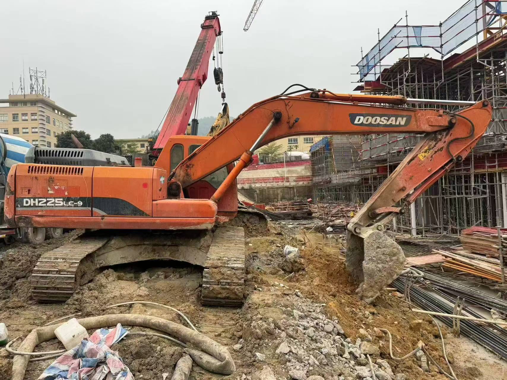 Buy Doosan S225 Used Excavator / 2