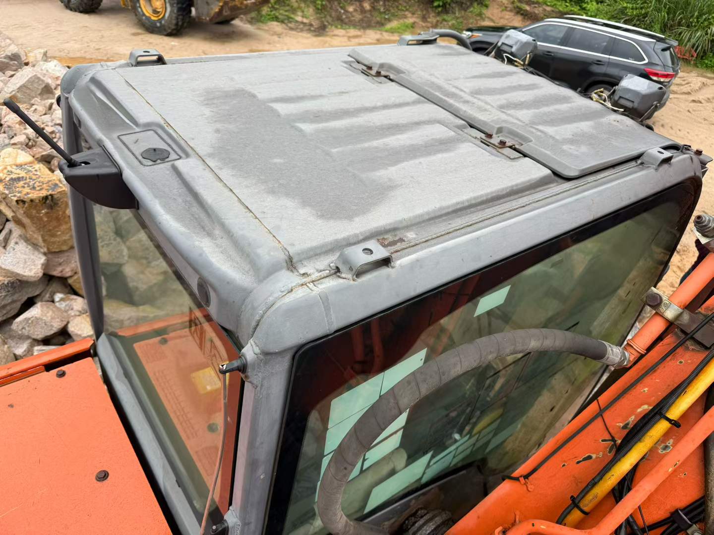 Buy Hitachi EX200-3 Used Excavator / 8