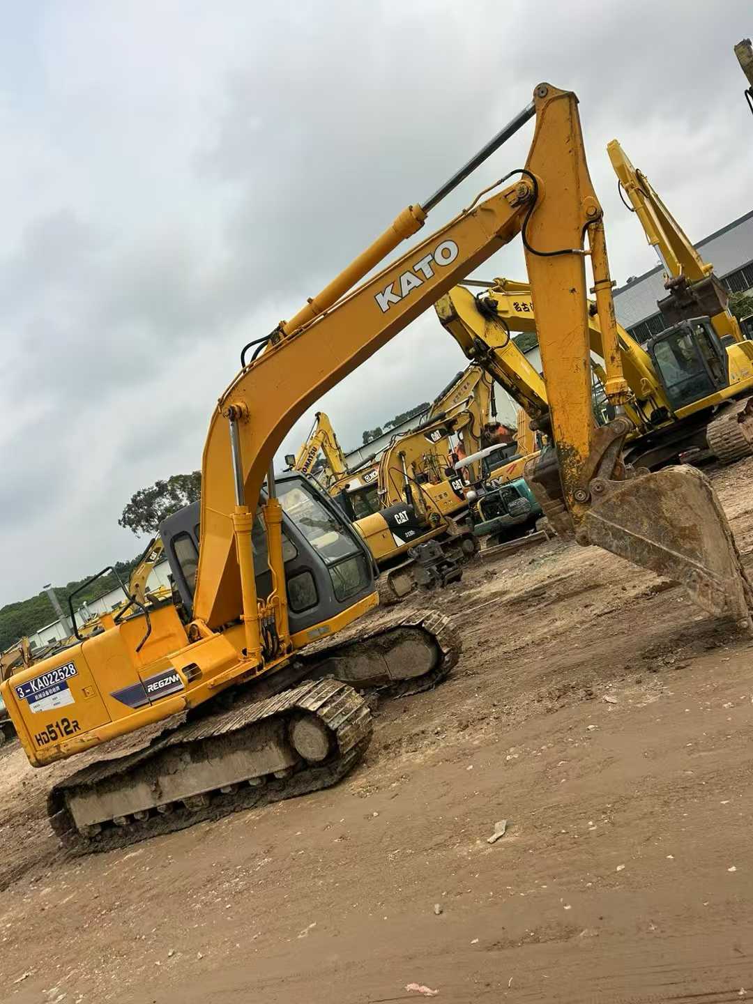 Buy Kato HD512-6 Used Excavator / 4