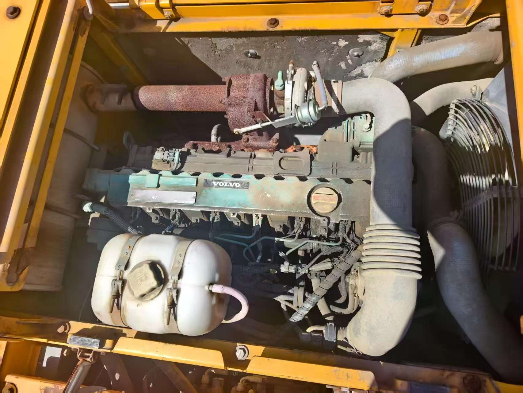 Buy Volvo EC210B Used Excavator / 3