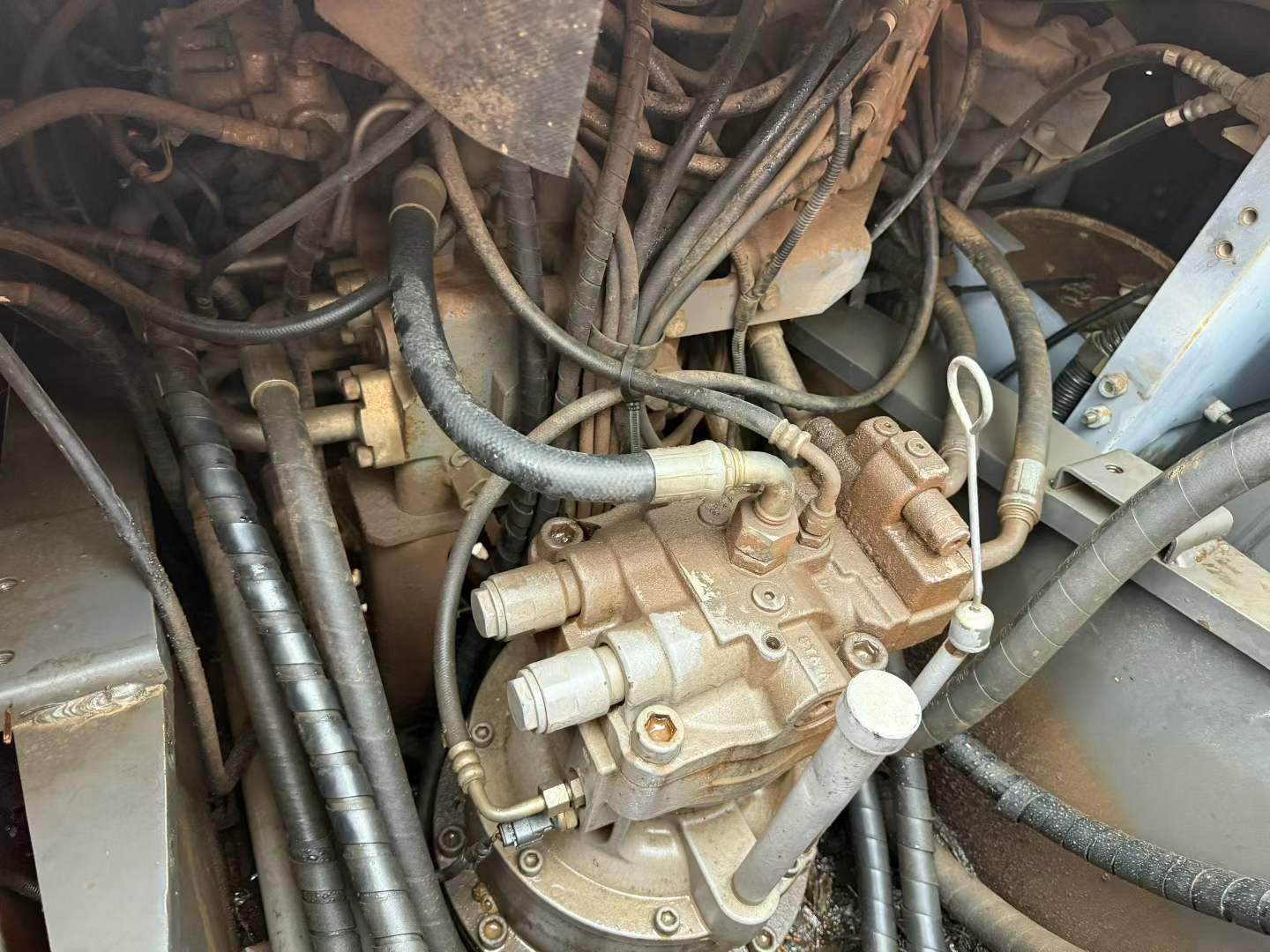 Buy Hitachi EX200-3 Used Excavator / 5