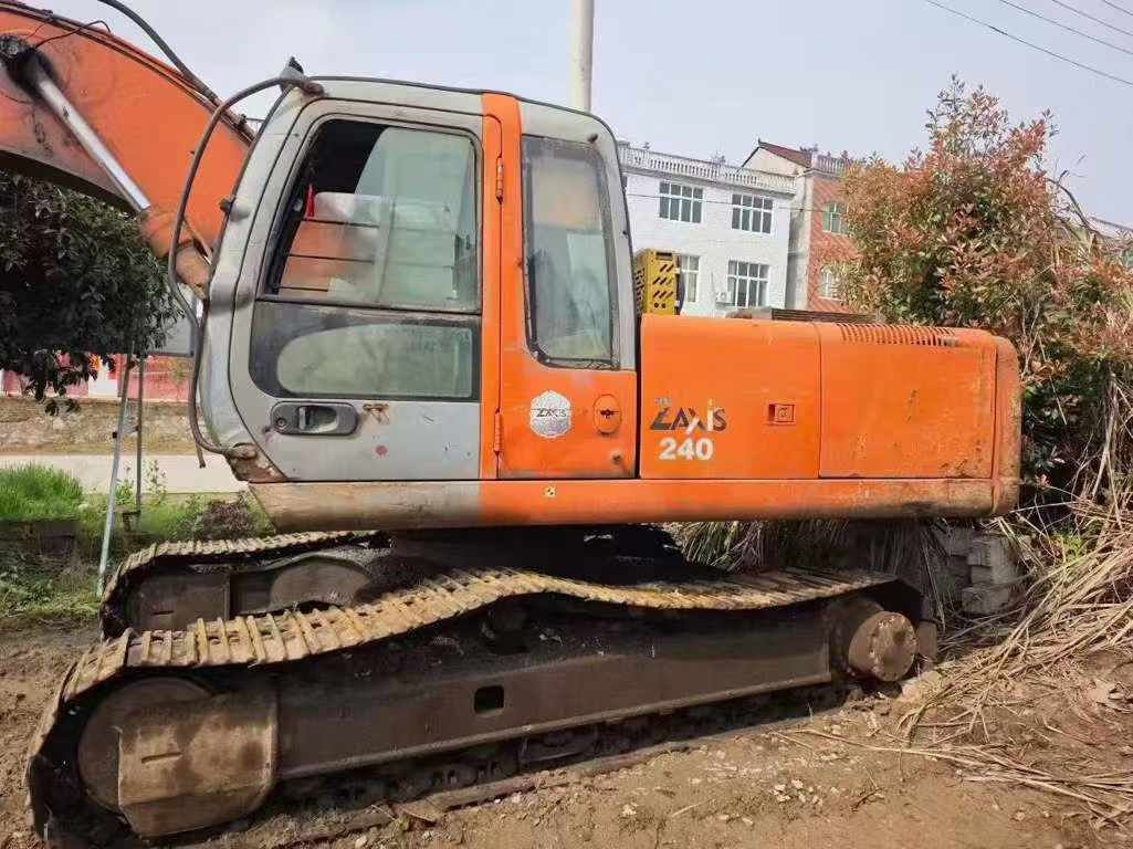 Buy Hitachi EX230-6 Used Excavator / 4