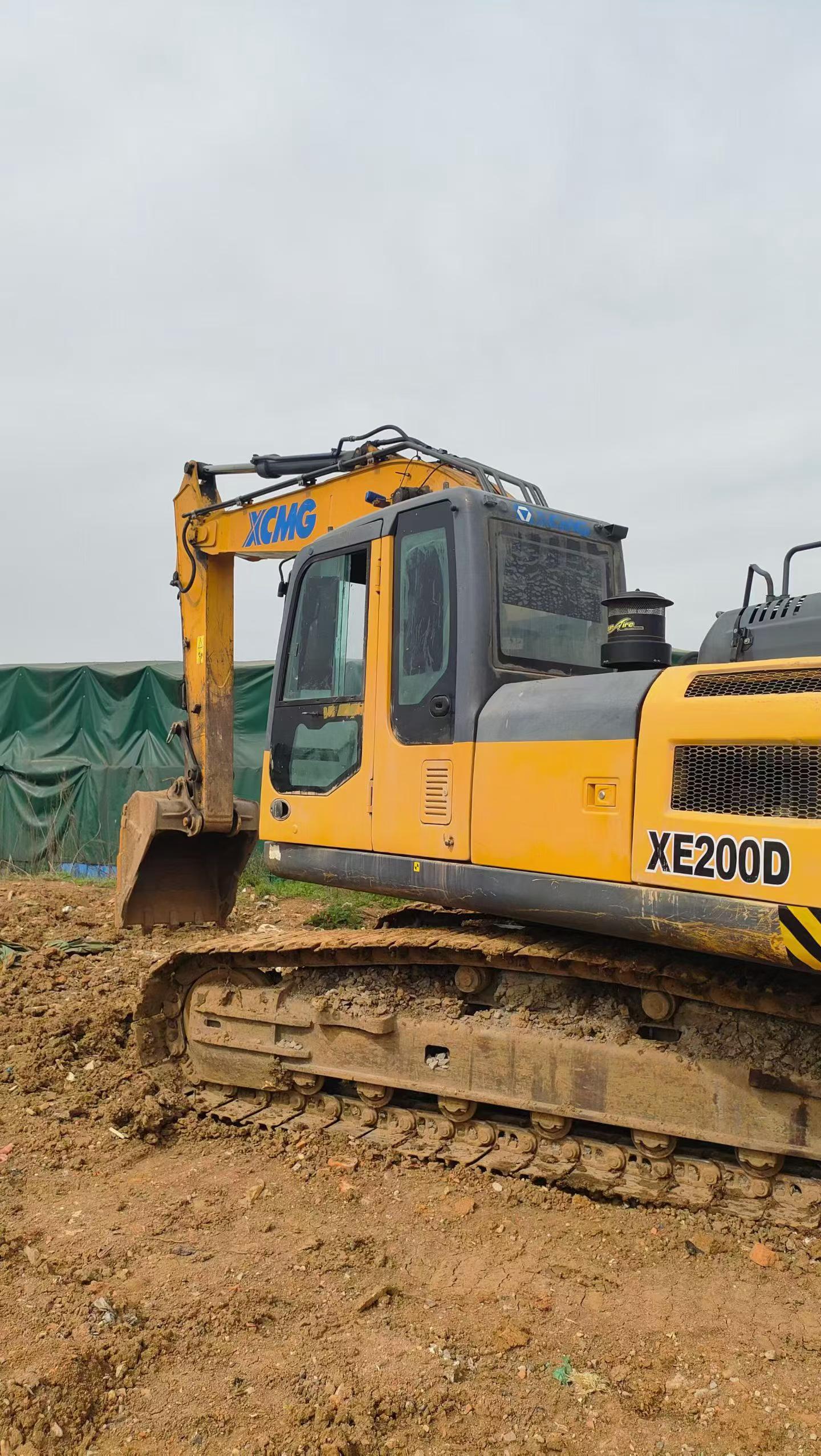 Buy XCMG XE200 Used Excavator / 9