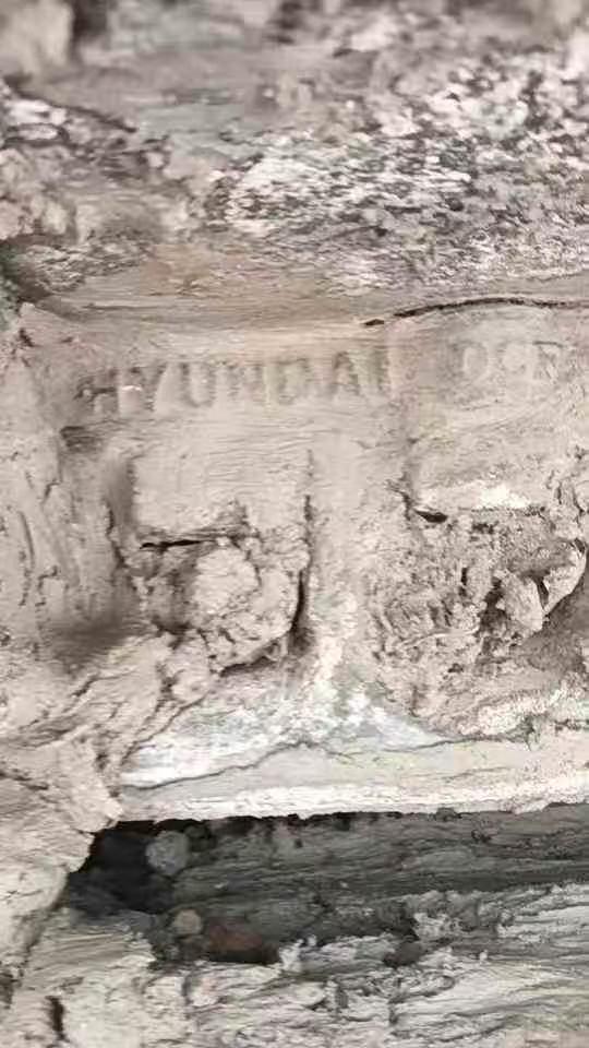 Buy Hyundai R215VS Used Excavator / 8