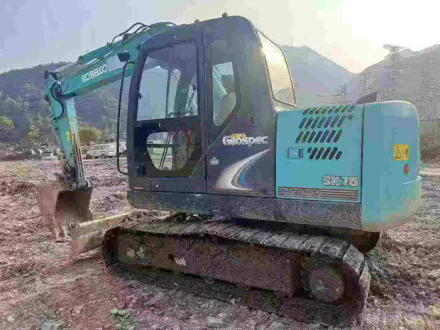 Buy Kobelco SK75 Used Excavator / 2