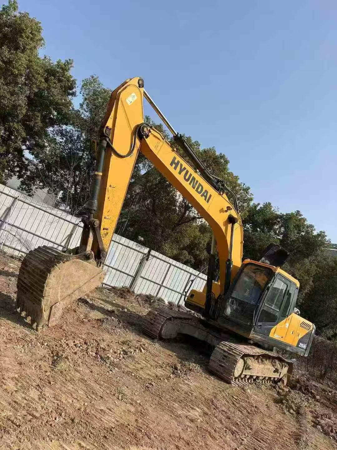 Buy Hyundai R215-7 Used Excavator / 4