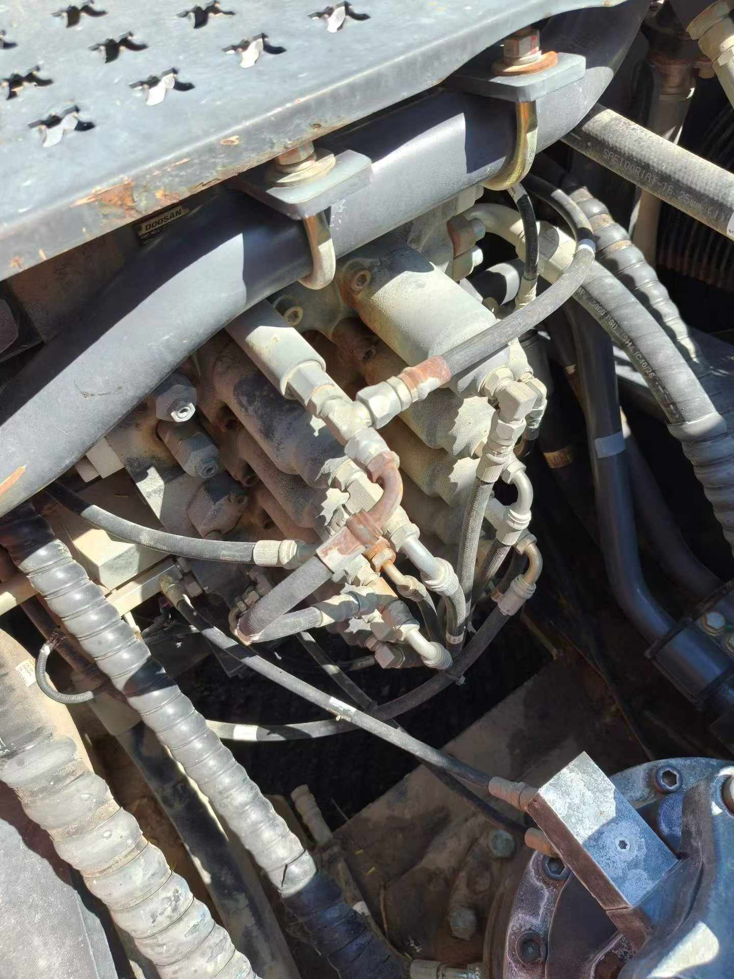 Buy Doosan DX380LC-5 Used Excavator / 6