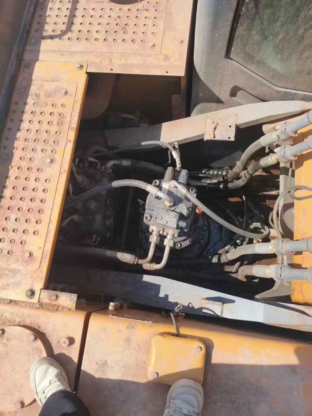 Buy XCMG XE245D Used Excavator / 3