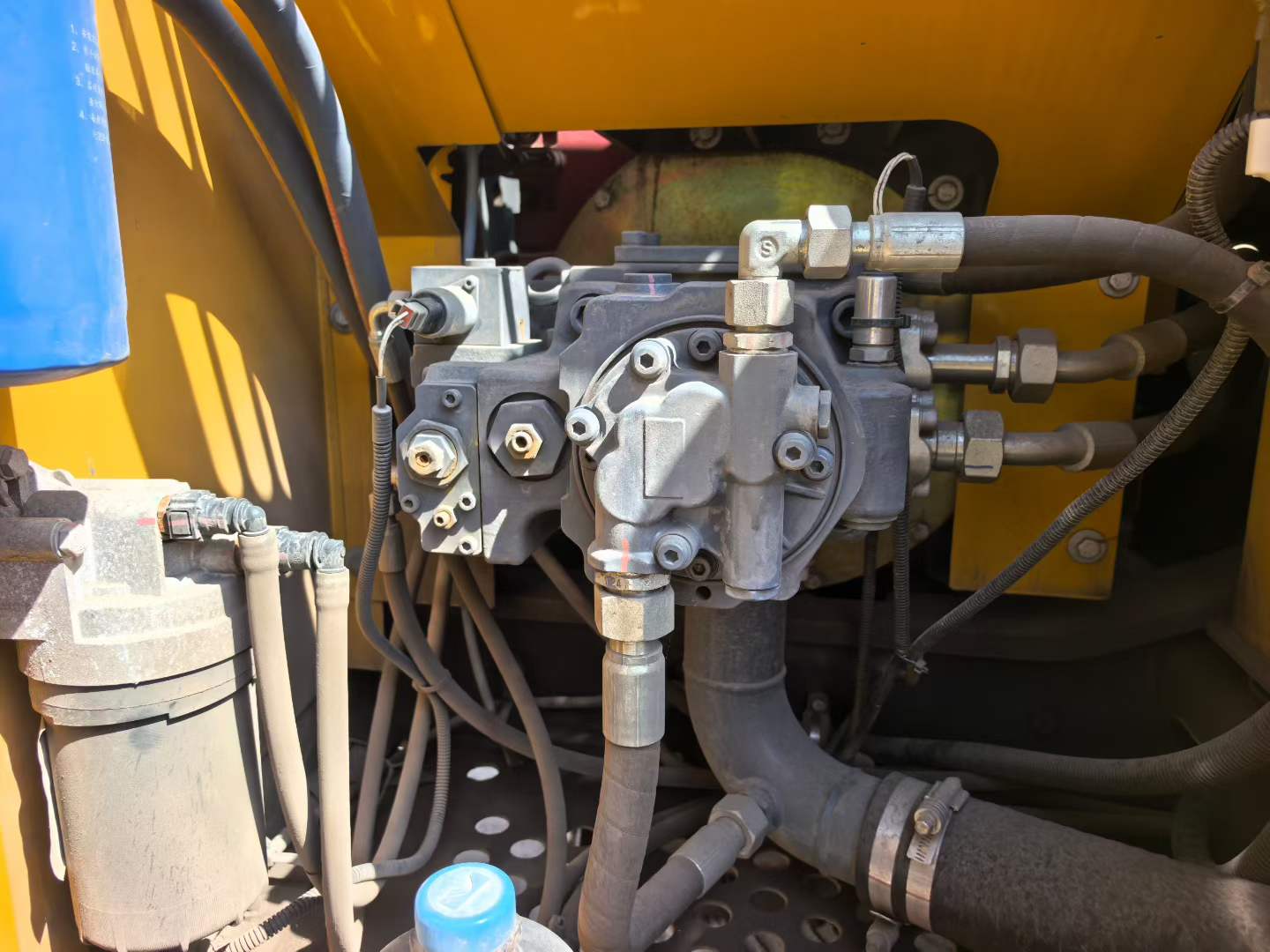 Buy XCMG XE135B Used Excavator / 2 Buy XCMG XE135B Used Excavator / 2