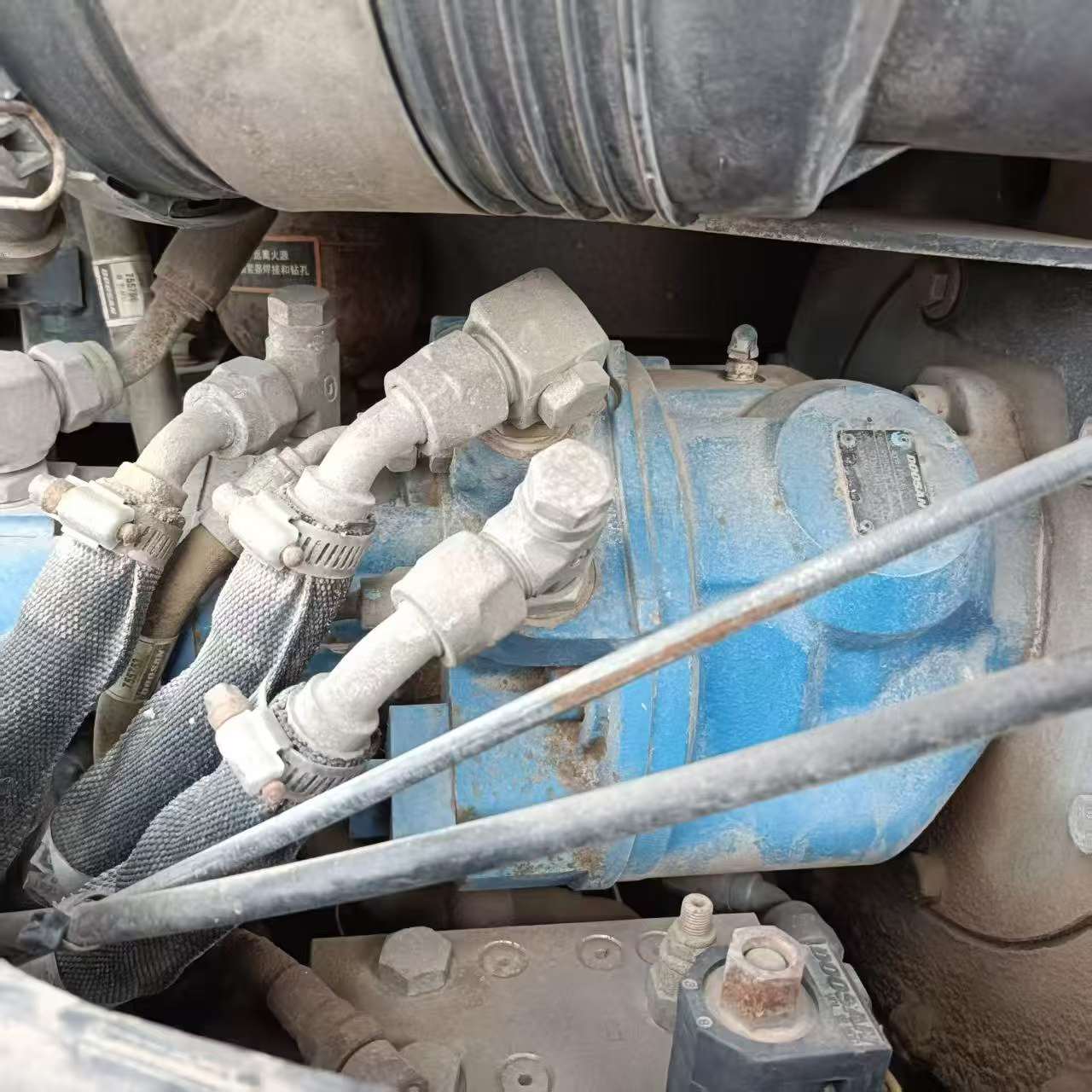 Buy Doosan DH60 Used Excavator / 9