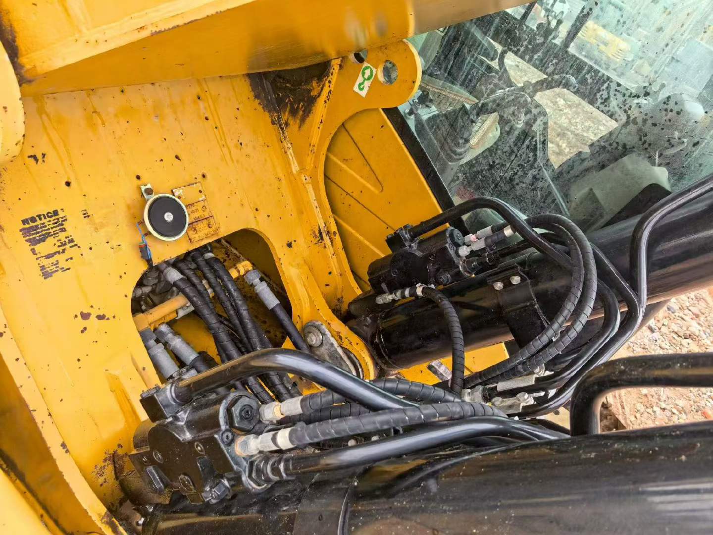 Buy Caterpillar 325D Used Excavator / 4