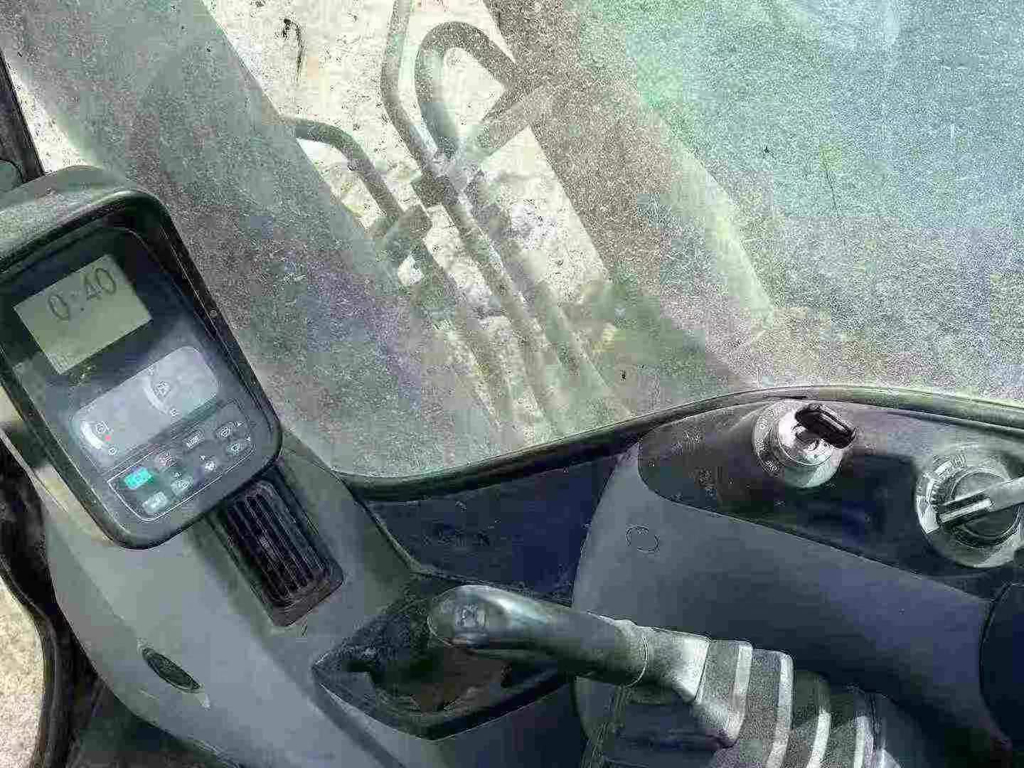 Buy Kobelco SK270D Used Excavator / 9