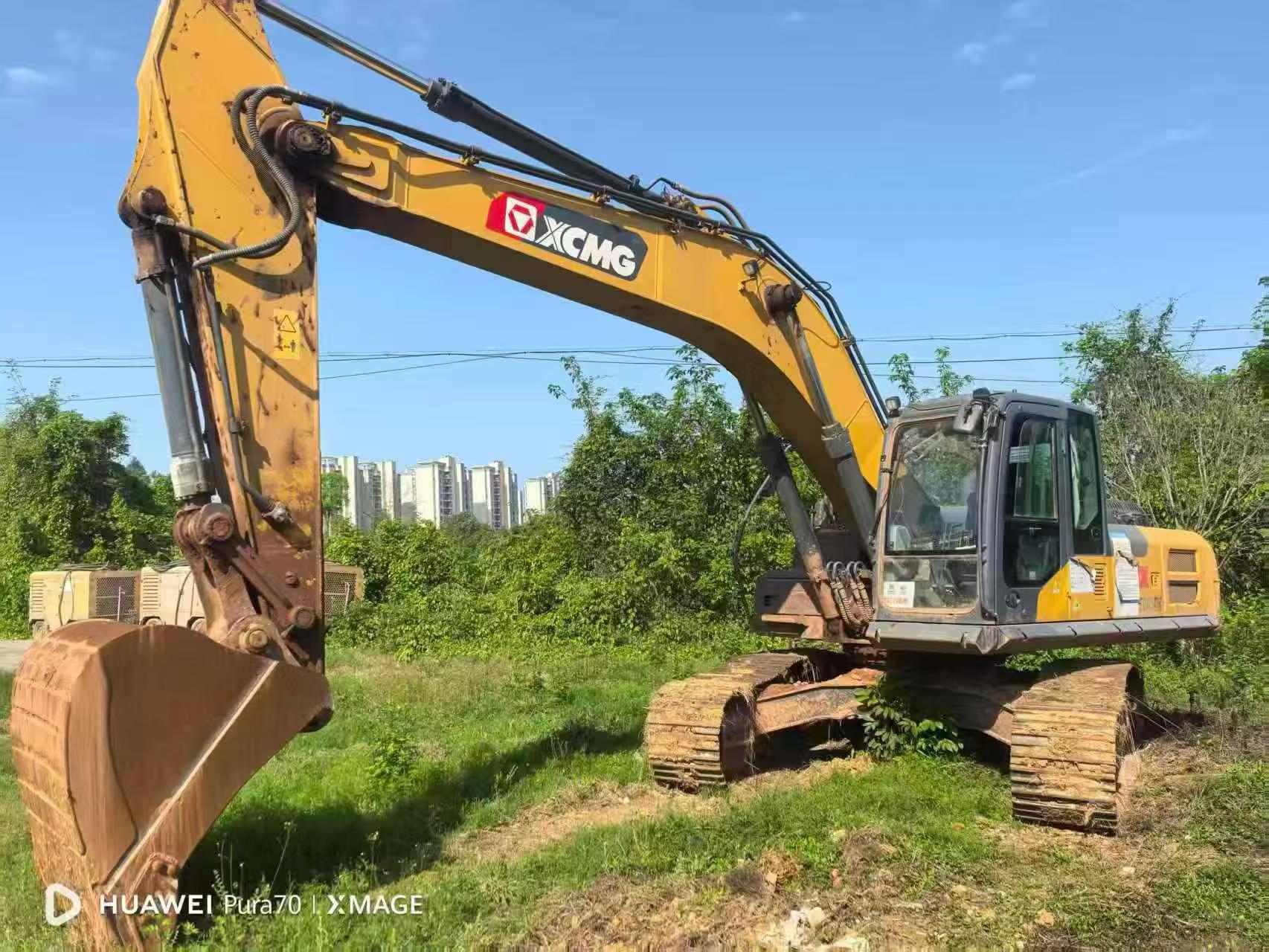 Buy XCMG XE245D Used Excavator / 2 Buy XCMG XE245D Used Excavator / 2