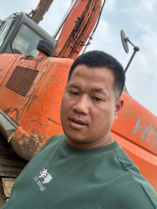 Buy Hitachi ZX260-3G Used Excavator / 1