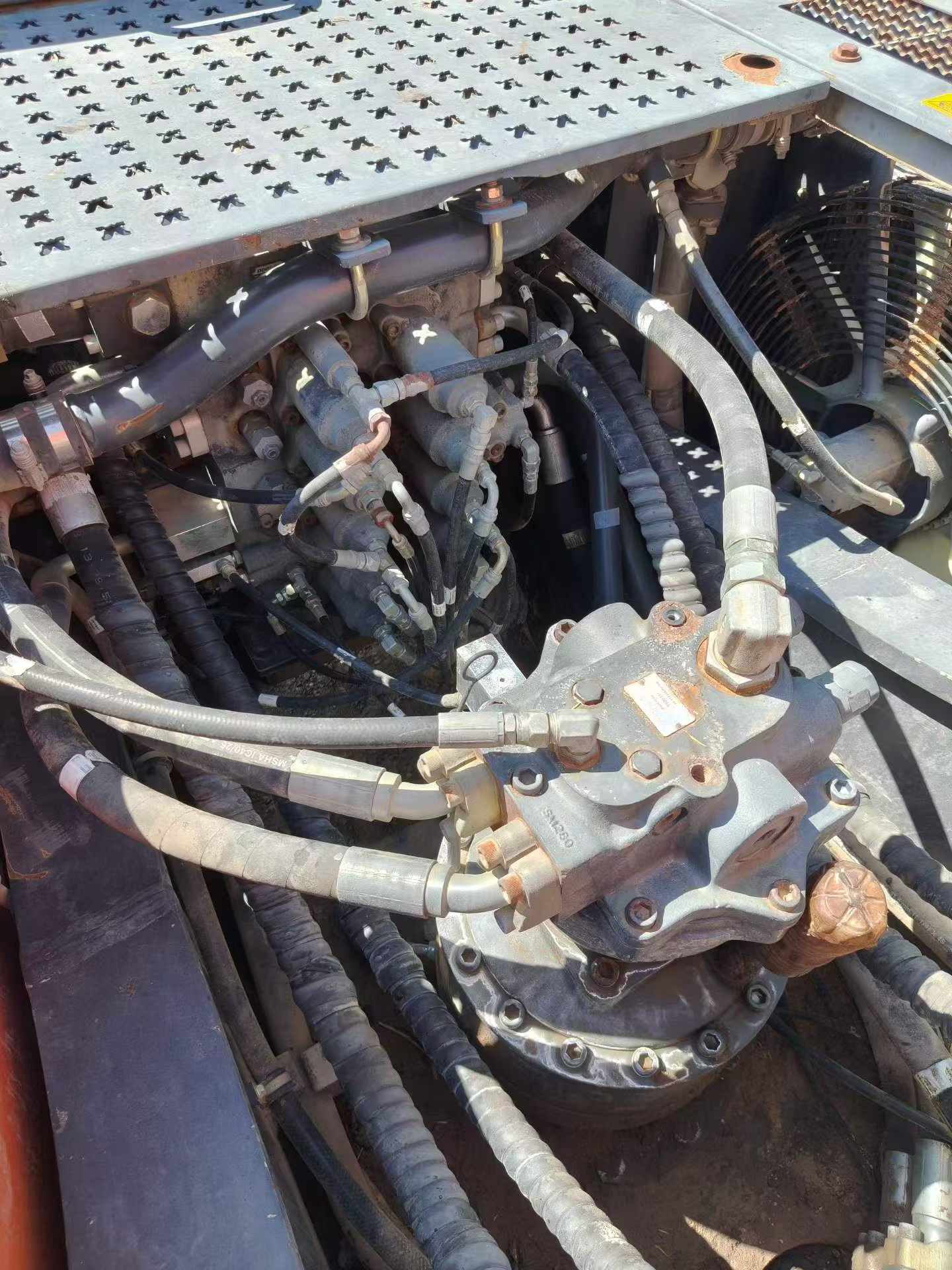 Buy Doosan DX380LC-5 Used Excavator / 4