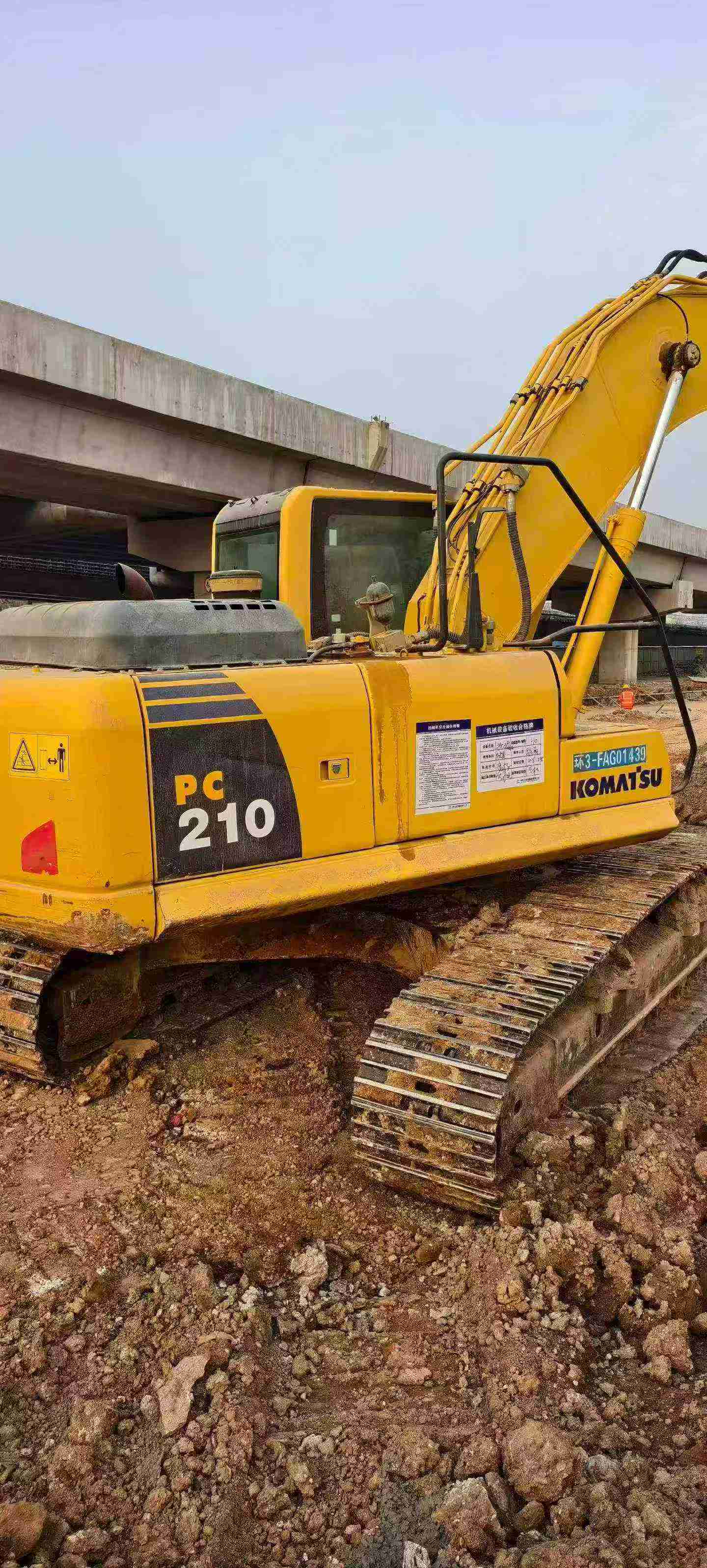 Buy Komatsu PC210-8M0 Used Excavator / 3
