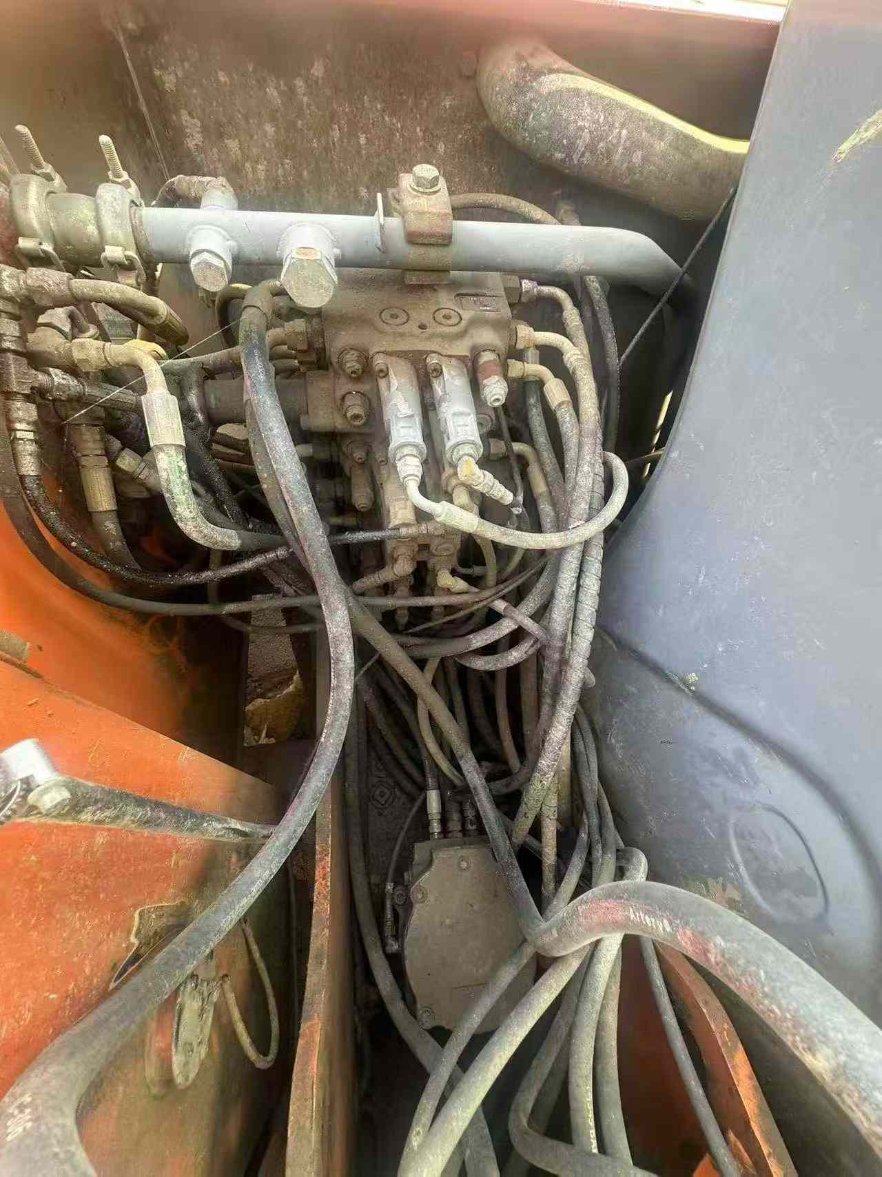 Buy Hitachi EX60-6 Used Excavator / 4