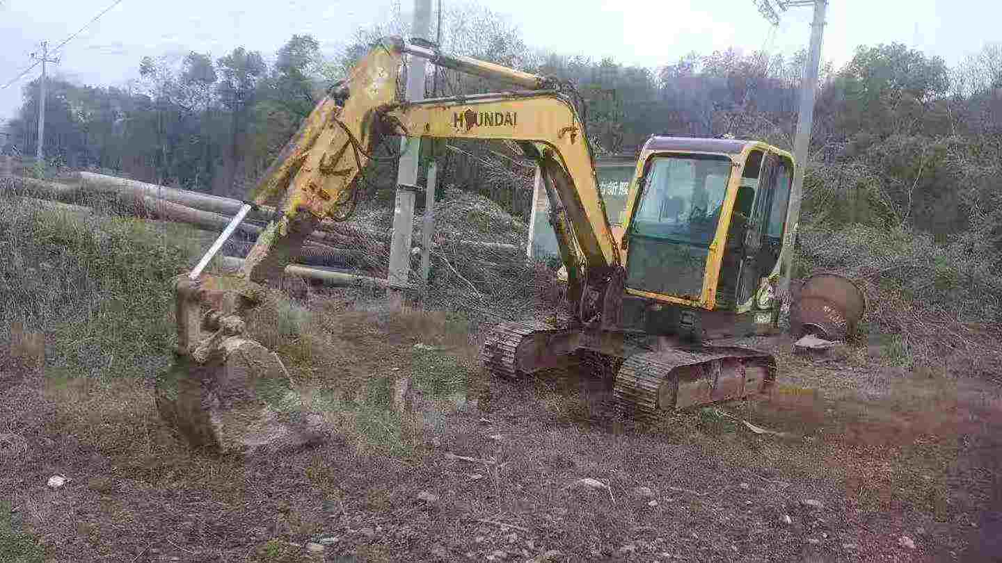 Buy Hyundai HX60 Used Excavator / 2