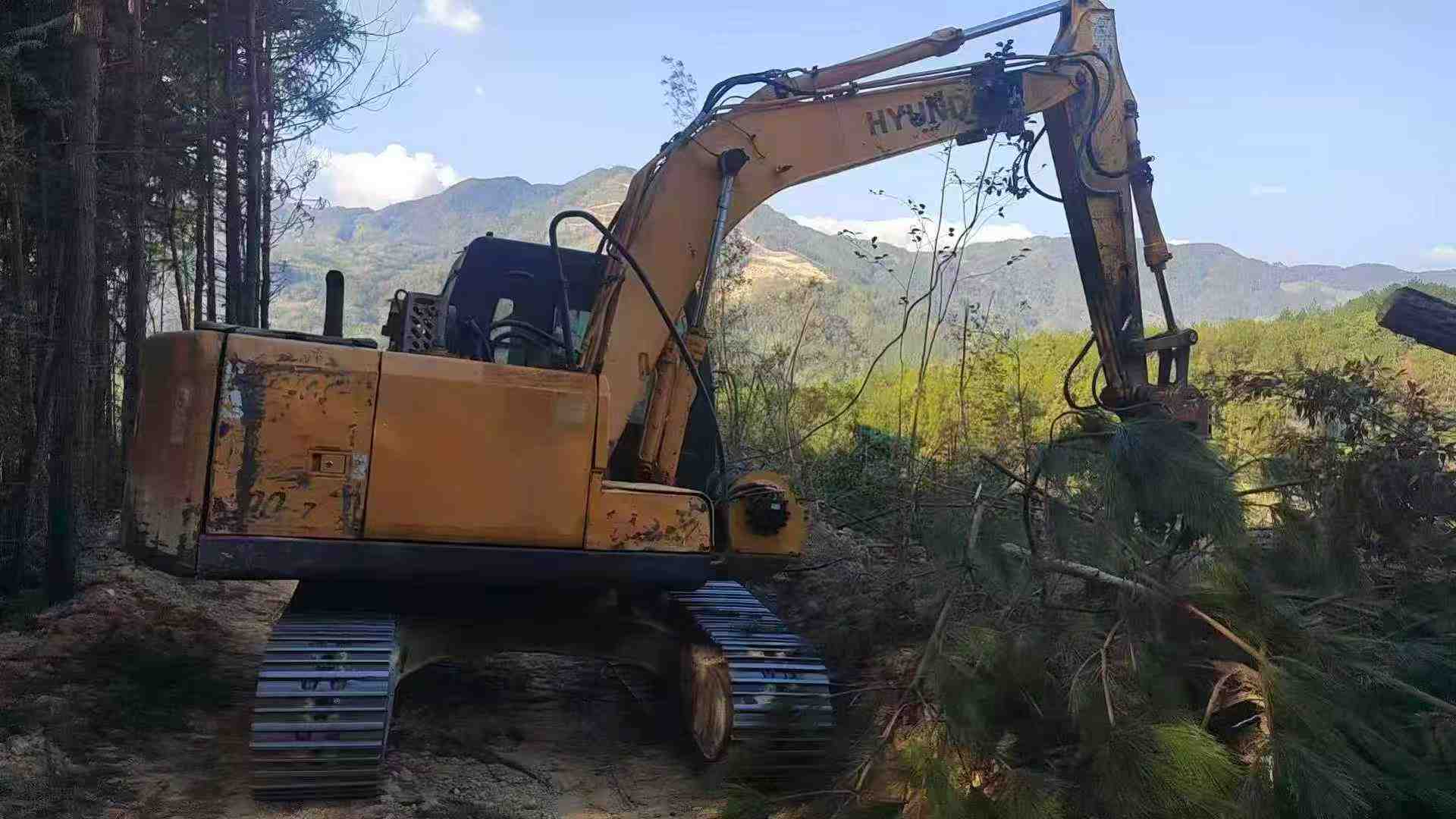 Buy Hyundai R110-7 Used Excavator / 4