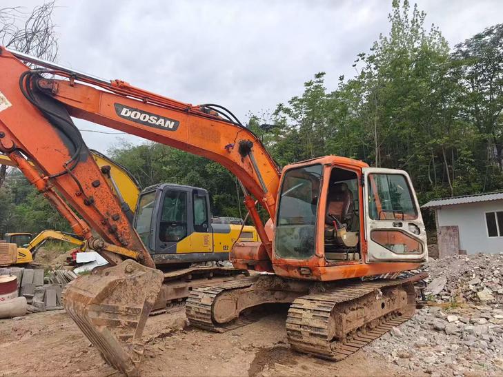 Buy Doosan DH150 Used Excavator / 1