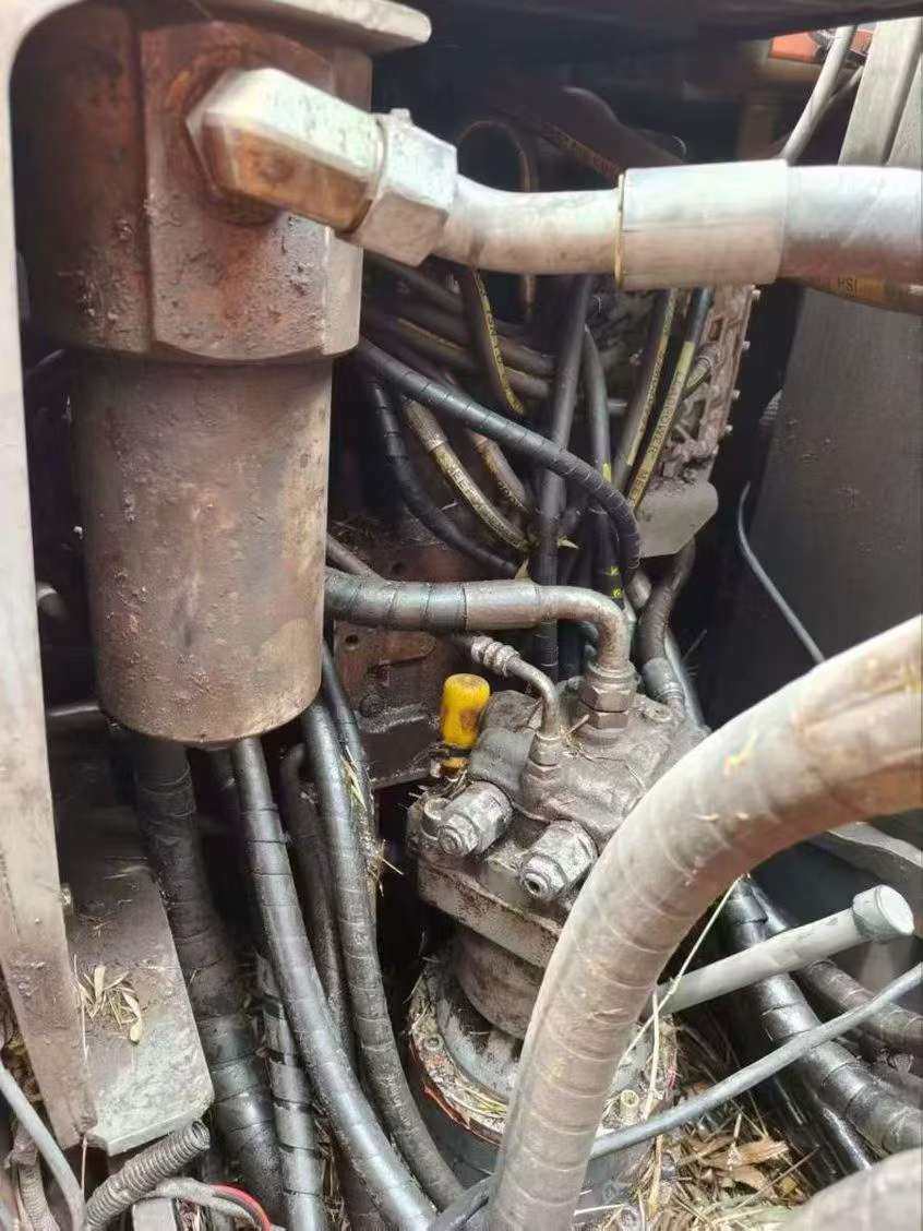 Buy Hitachi EX130 Used Excavator / 4