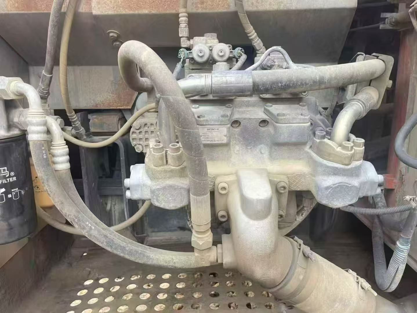 Buy Hitachi EX200-5 Used Excavator / 4