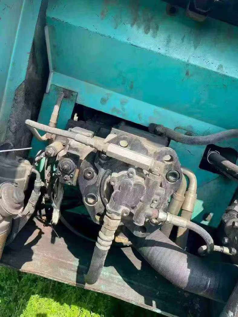 Buy Kobelco SK200-2 Used Excavator / 2