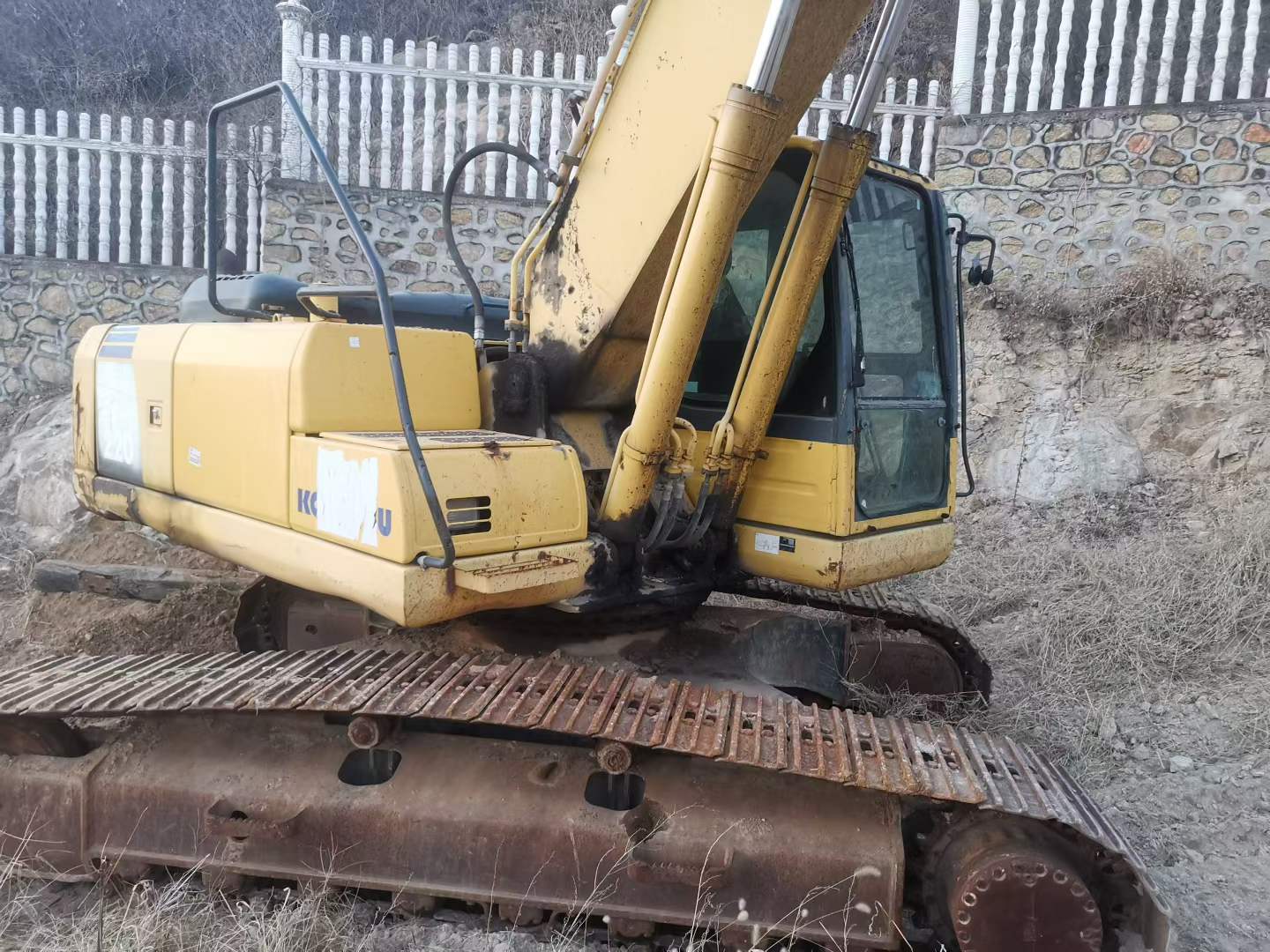 Buy Komatsu PC220-8 Used Excavator / 4